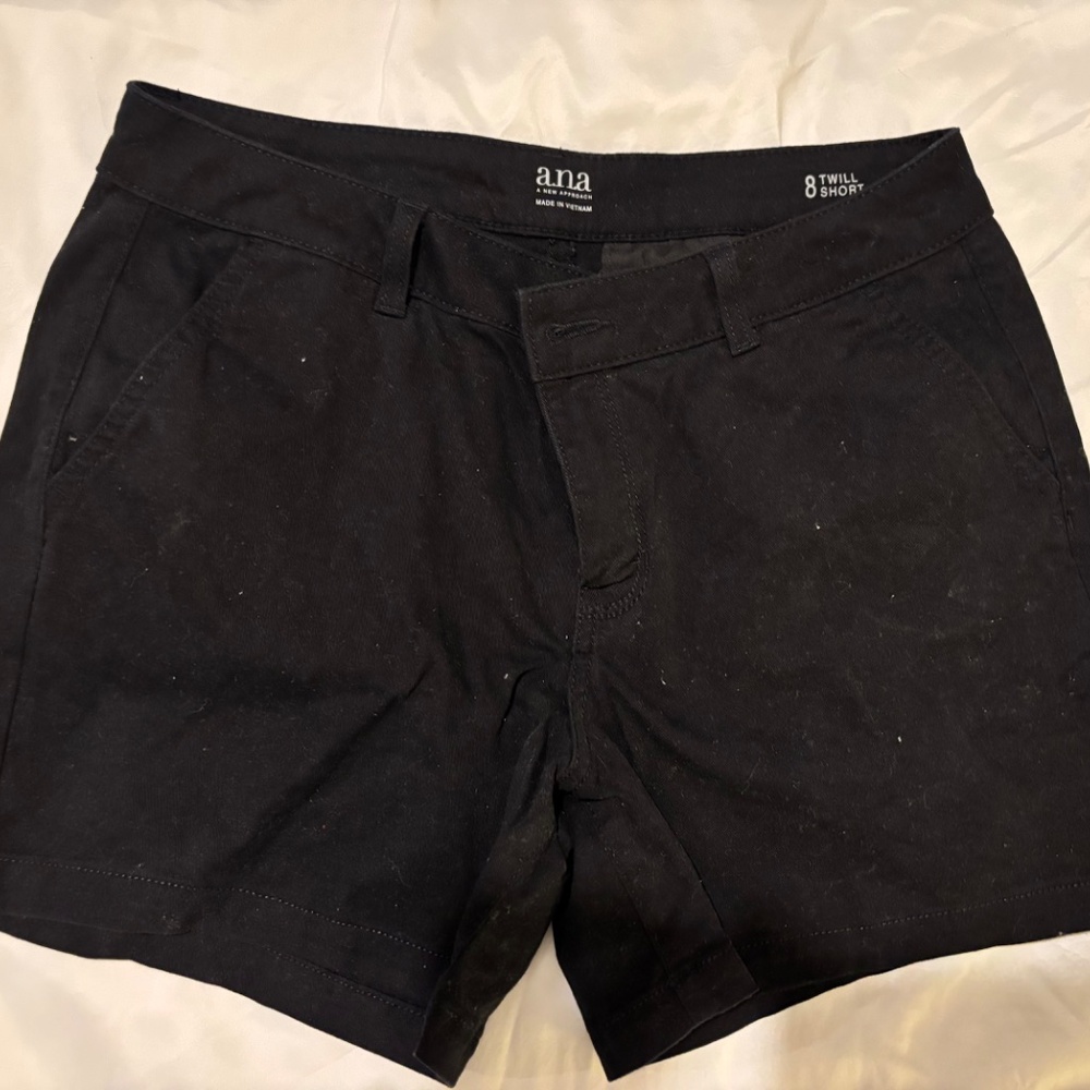 Shorts - Picture 3 of 4
